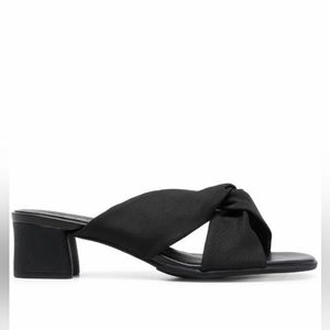 Camper | NWOT Knot-detailed Sandals